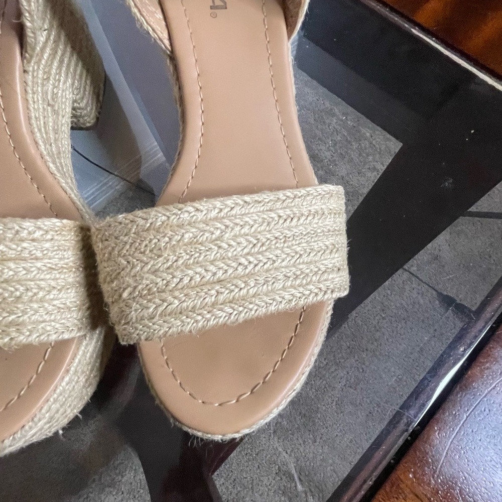 Soda- CASTLE Nude Woven Jute Wedge Heel Sandal in Size 7 - Picture 3 of 16